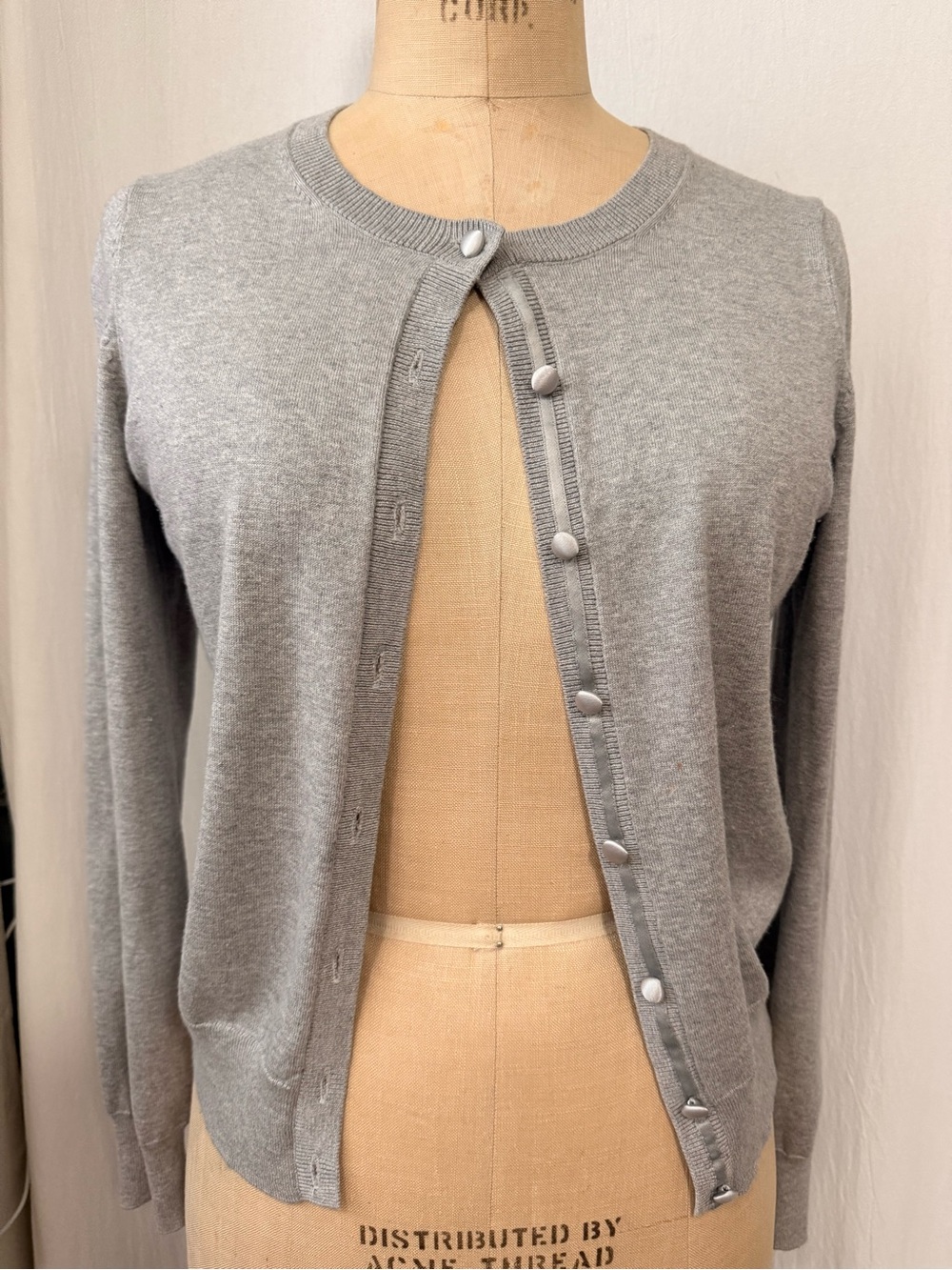 Banana Republic, Silk/Cotton Blend Crewneck Cardigan with Satin Trim, sz S